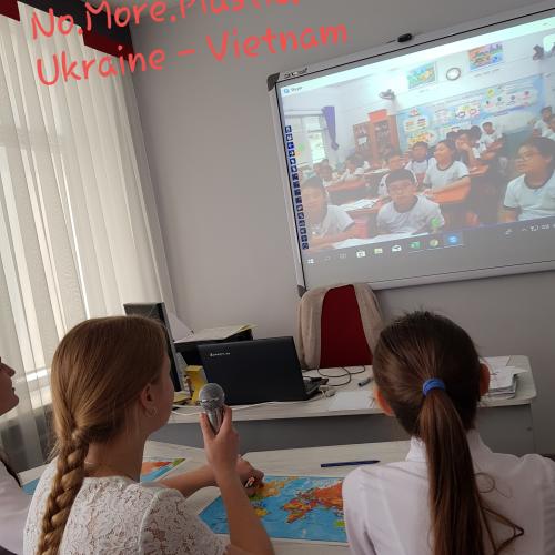 Students of Ukraine and Vietnam share their ideas how to avoid plastic