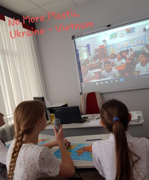 Students of Ukraine and Vietnam share their ideas how to avoid plastic